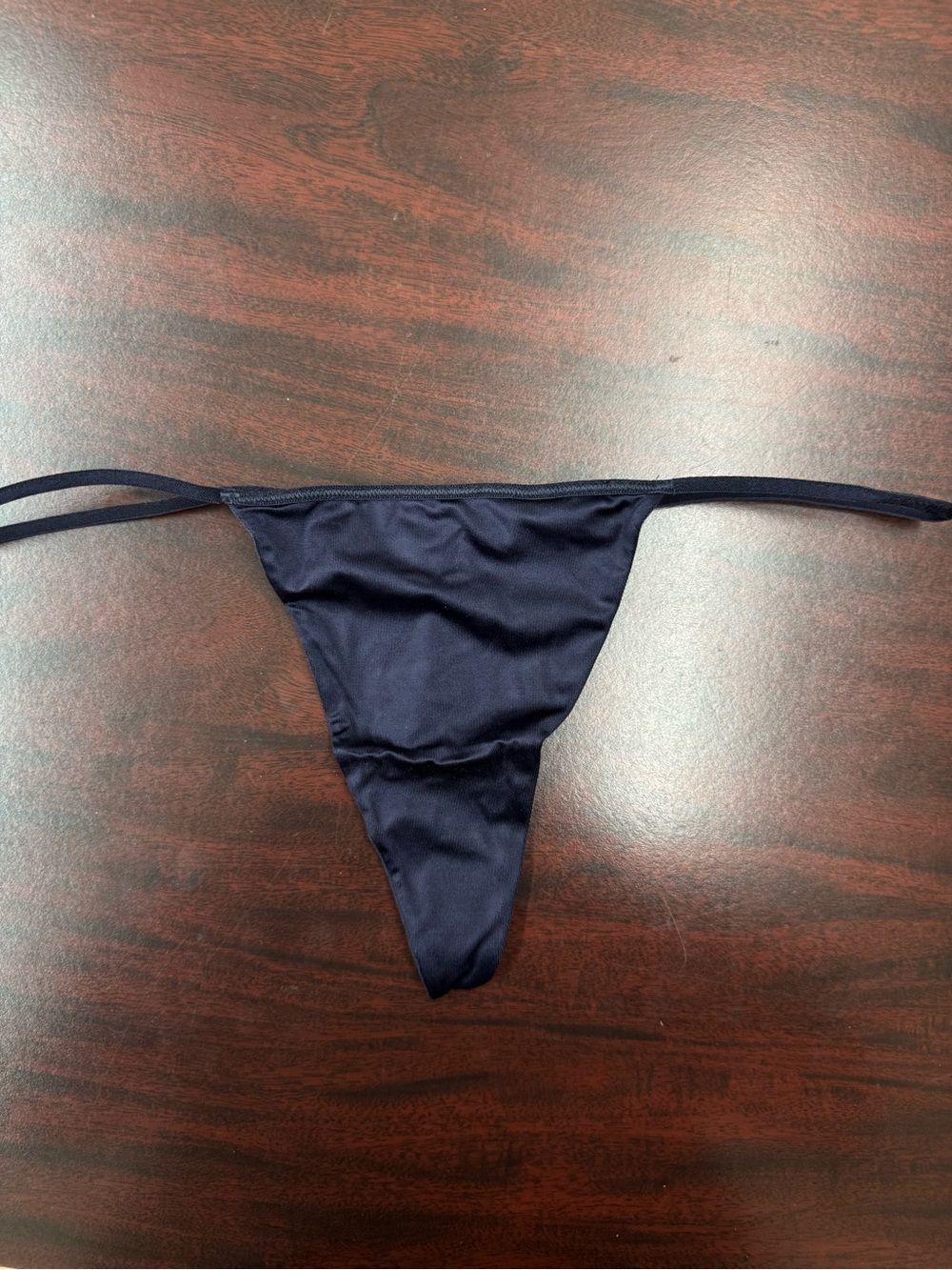 NWOT Victoria’s Secret Very Sexy Vintage Navy V-String Panty Size Small- 2005